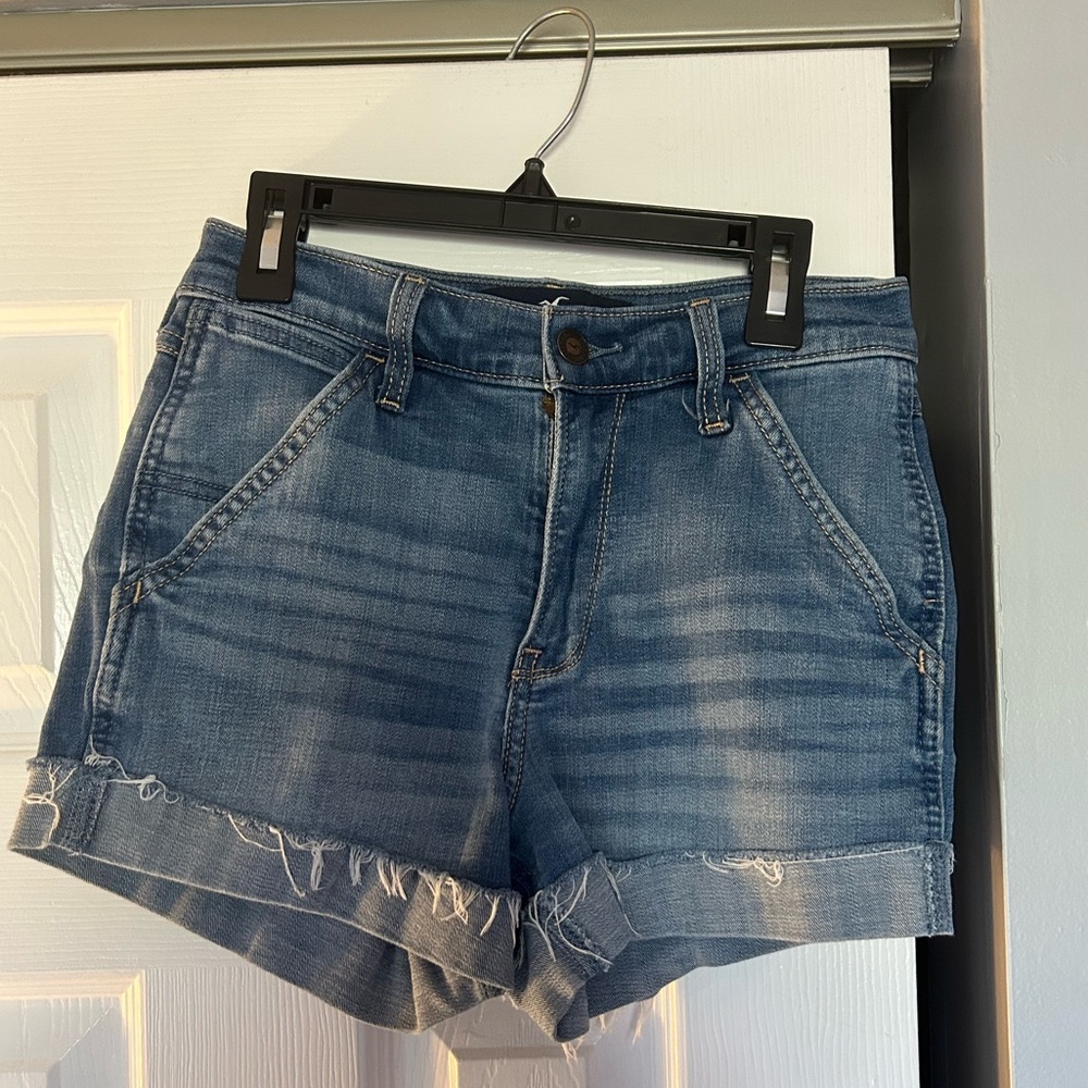 Hollister high rise 3” shorts